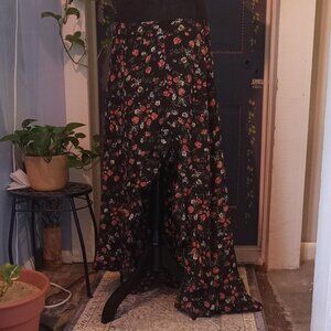 Pretty, floral maxi skirt